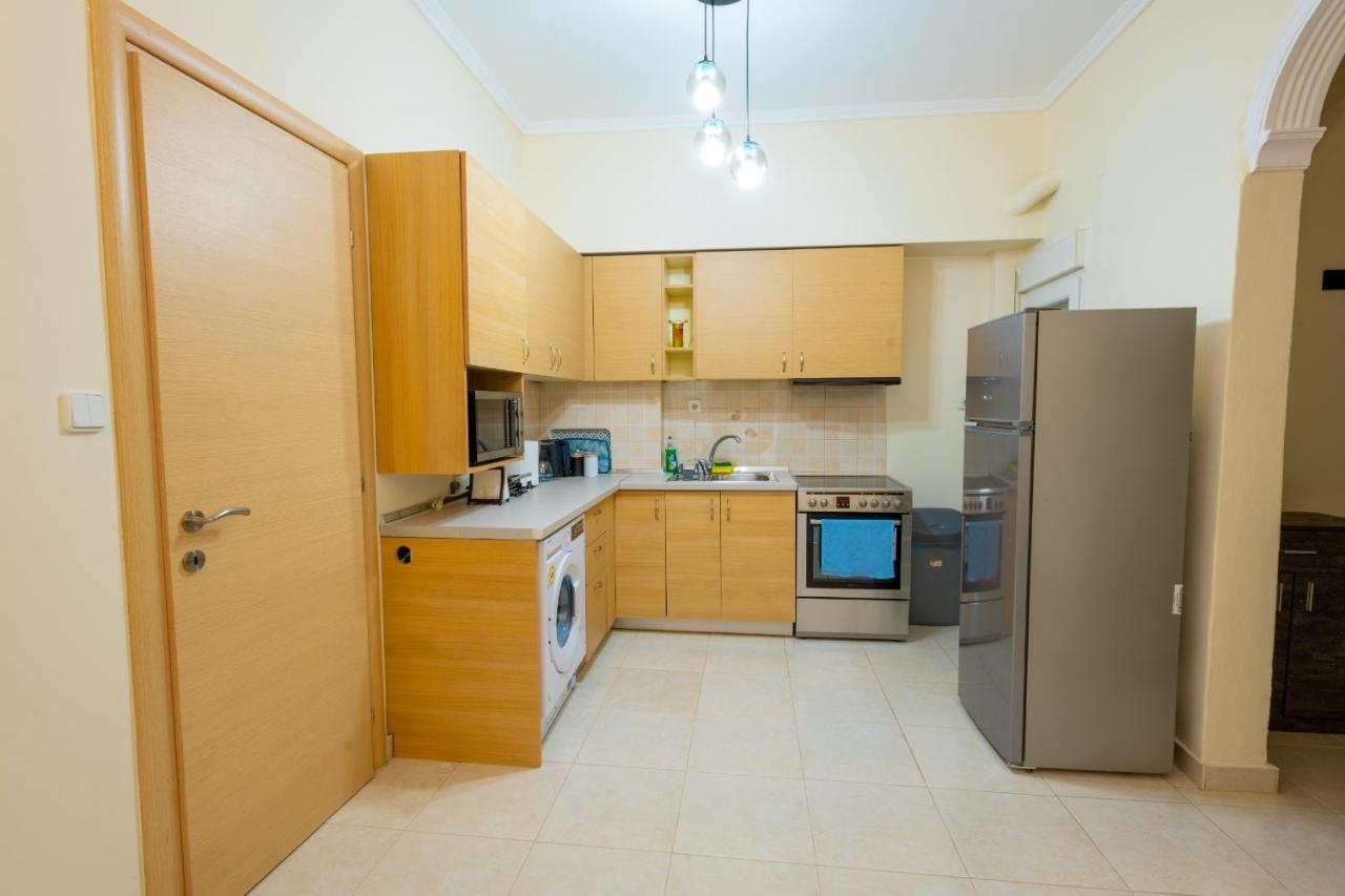 Niovi, Stylish Apartment Near The Waterfront テッサロニキ エクステリア 写真