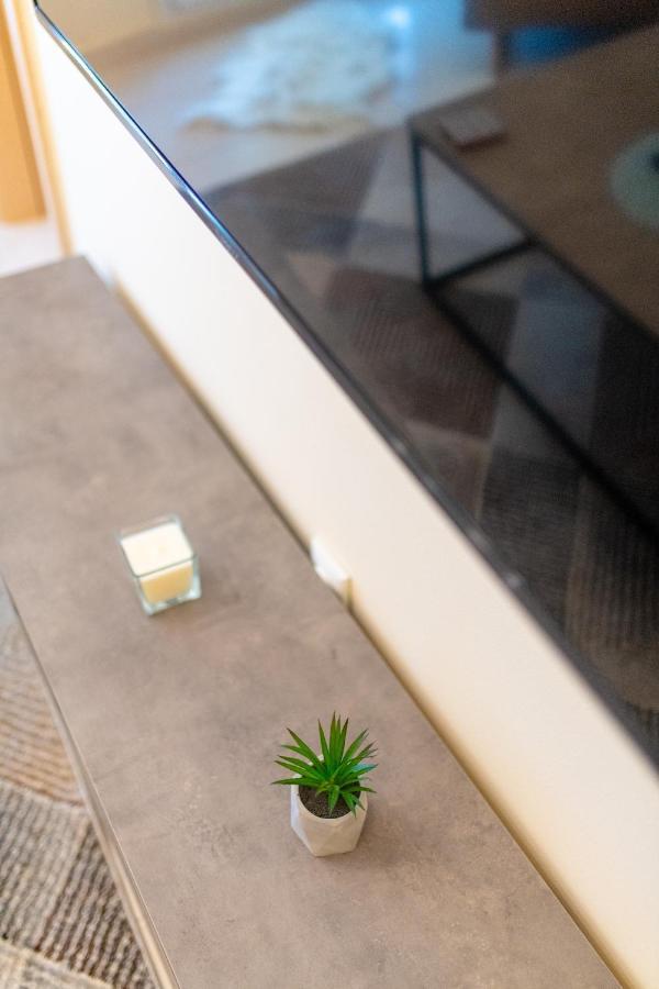 Niovi, Stylish Apartment Near The Waterfront テッサロニキ エクステリア 写真